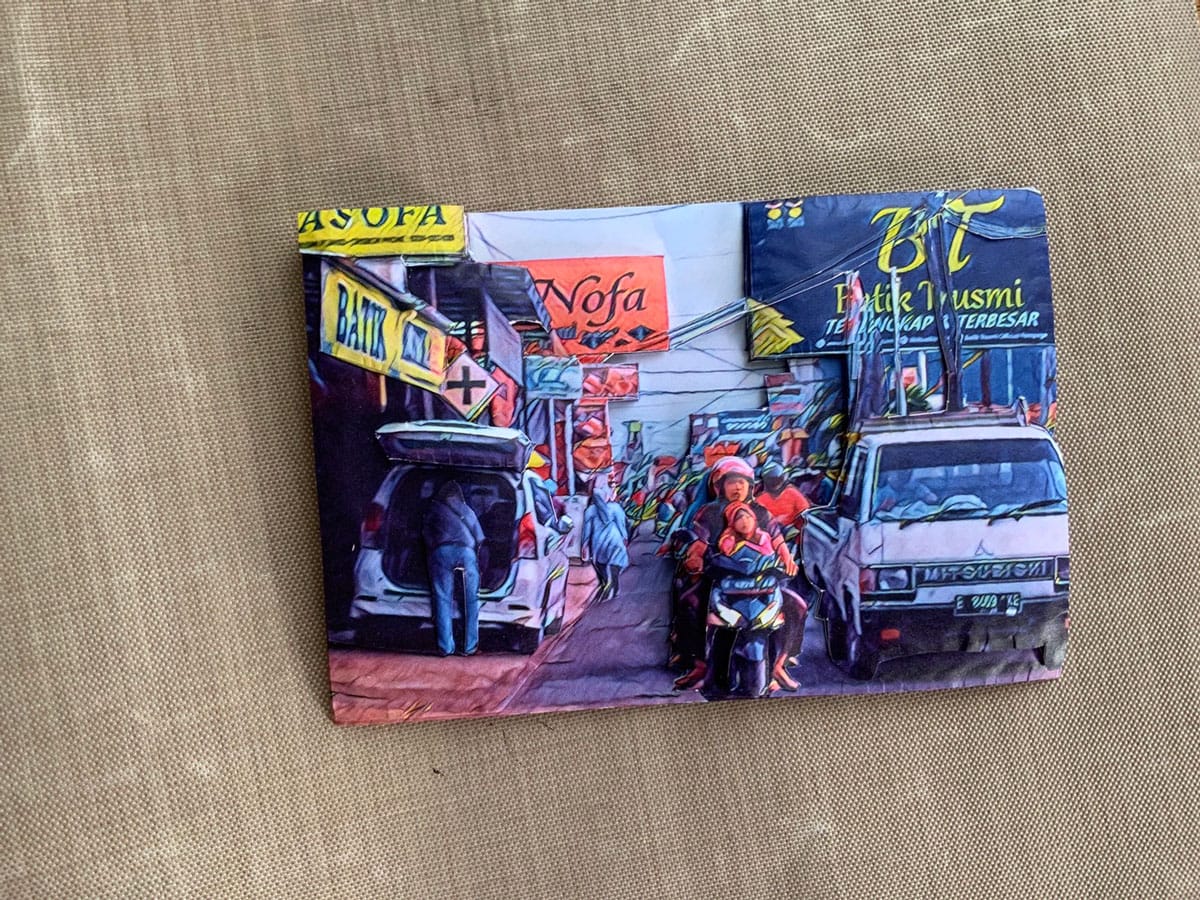 チレボン小景 #5 バティック店が立ち並ぶトゥルスミ通り