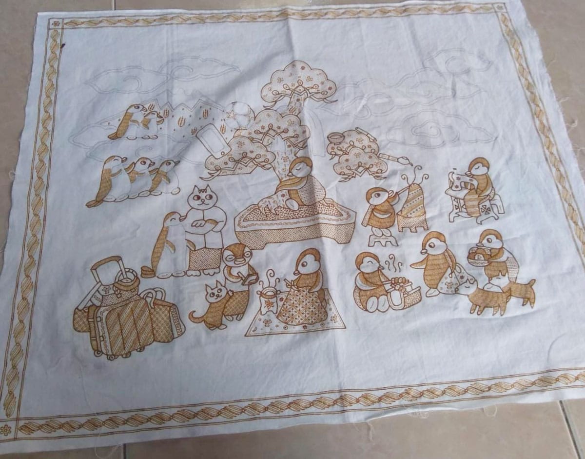 バティック・アリリ「賀集さんみたいな盆栽」蝋描き中