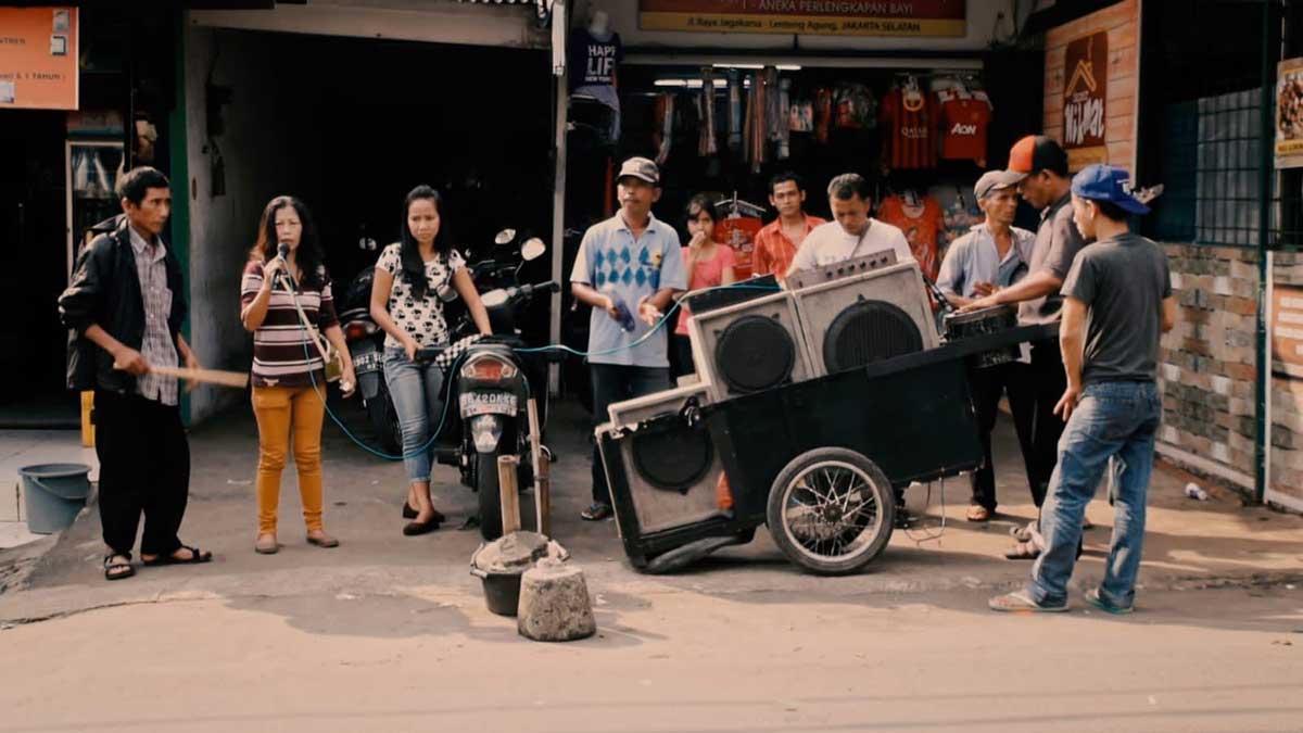 【インドネシア映画倶楽部】第60回「旋律のリヤカー」　　大衆音楽に夢をかけた中年流しグループの情熱