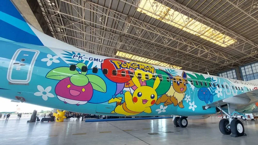 インドネシア　ジャカルタ限定ピカチュ2体 ピカチュウジェット、インドネシアの空を飛ぶ！ – +62 | plus 62