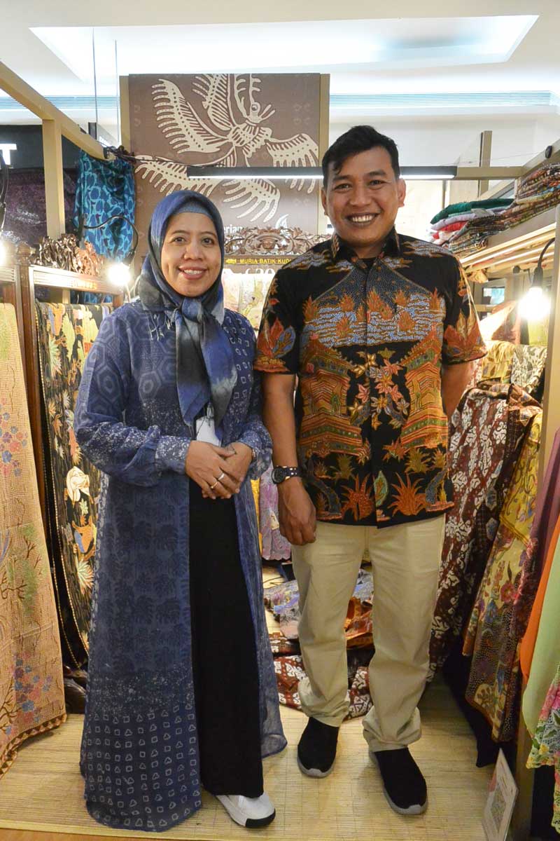 ユリさん(左)とディマスさん