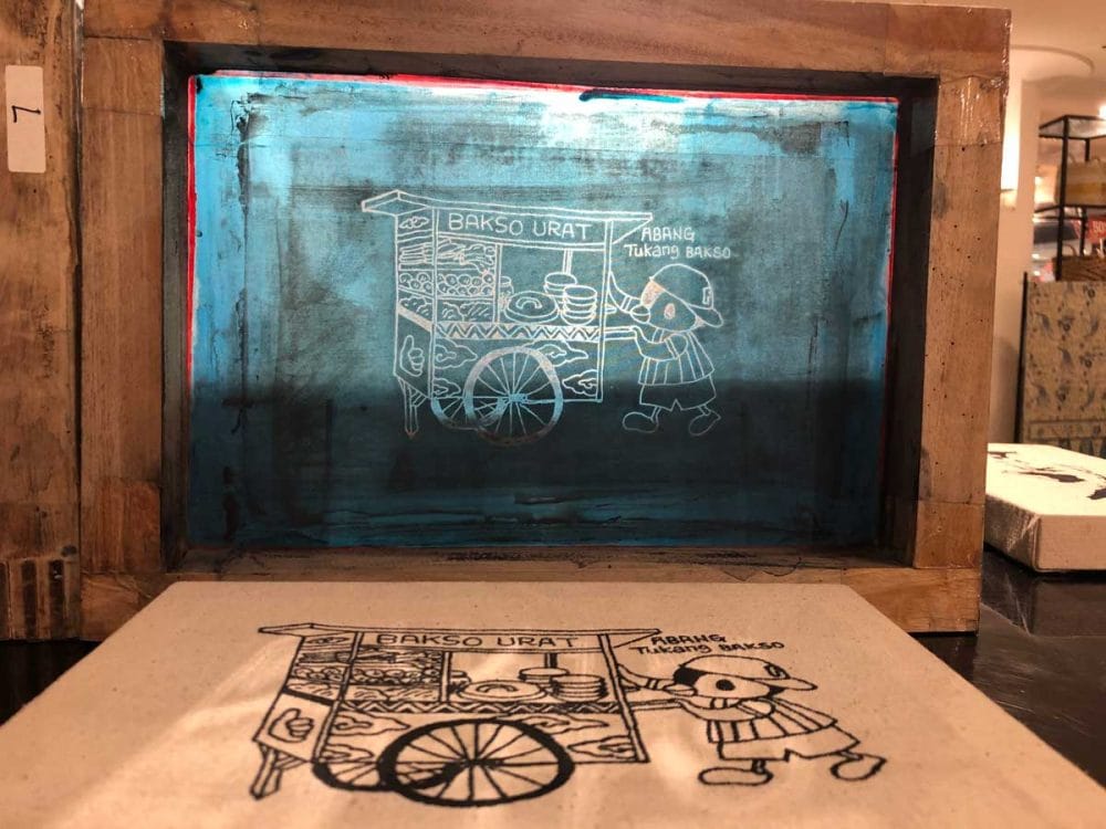 賀集由美子さんのシルクスクリーン原版が見られる　「ペン子の世界」展、12月2日まで