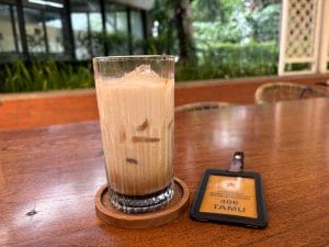 大統領府でコーヒー