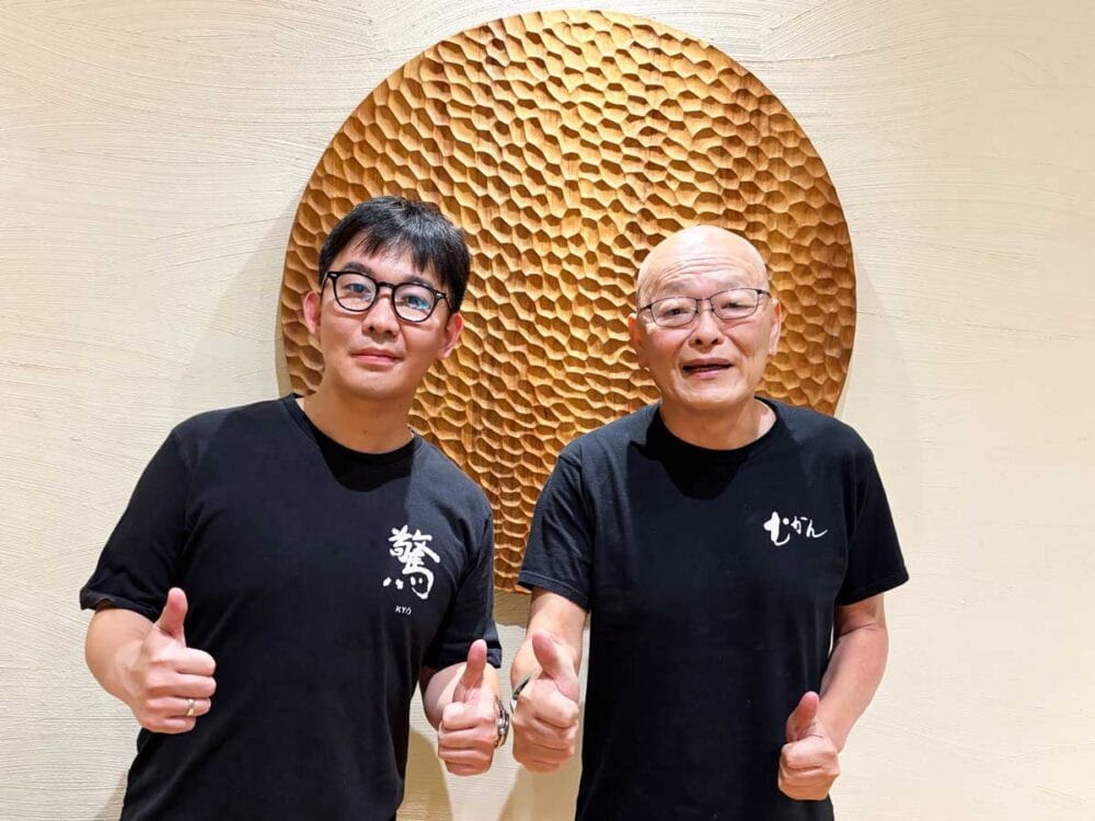 山岡さん(左)と筆者びーと