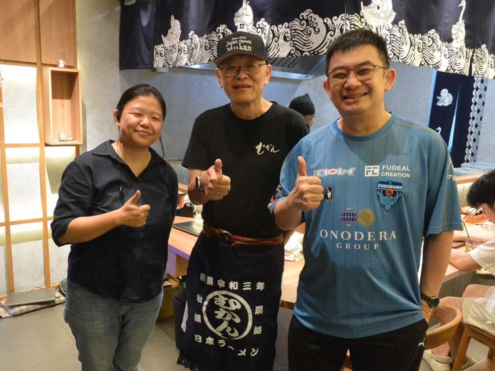新オーナーの一人、ライアンさん(右)と