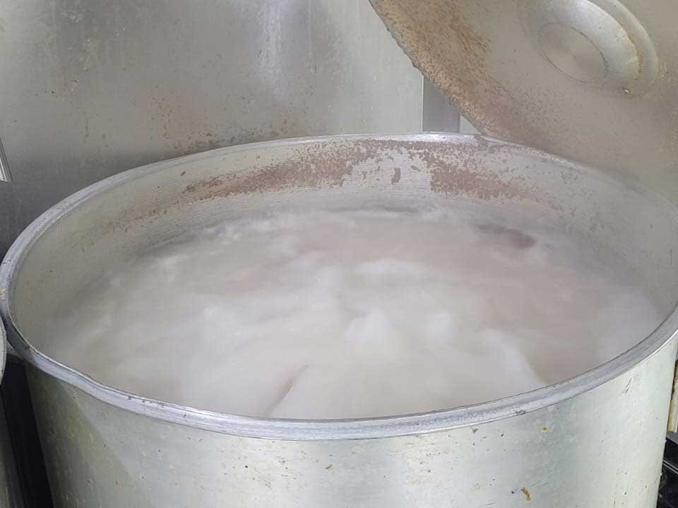 豚骨スープ