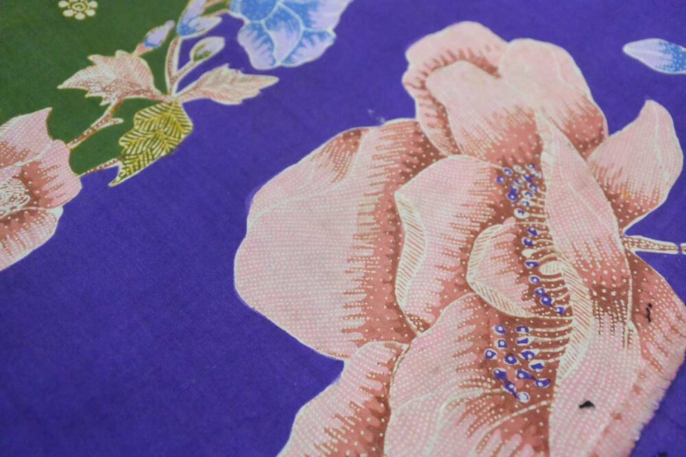 点と線による花びらの表現が、この細かさだ